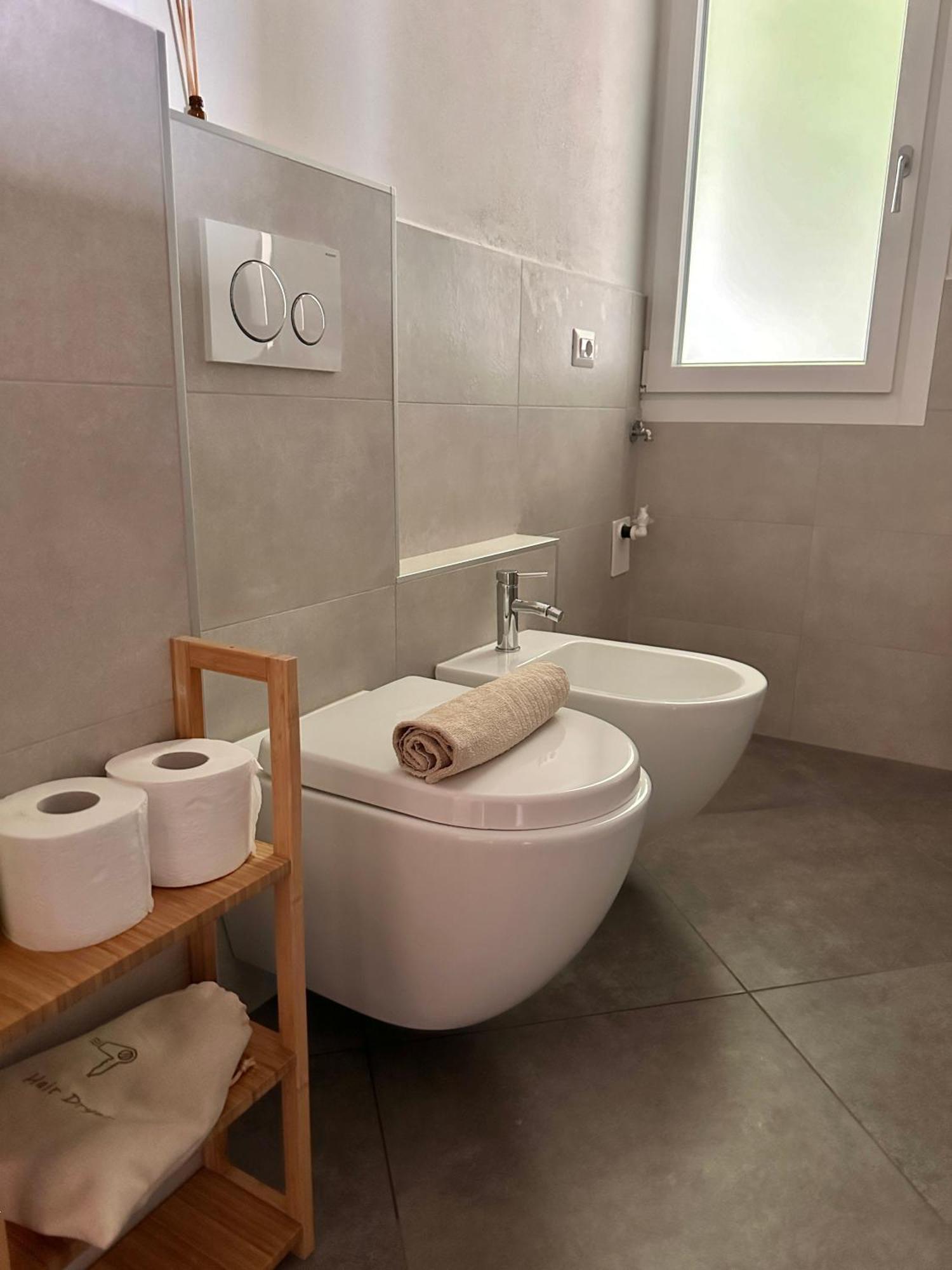 Casa Ling -Ac - Parking-2Bathrooms Como Eksteriør billede